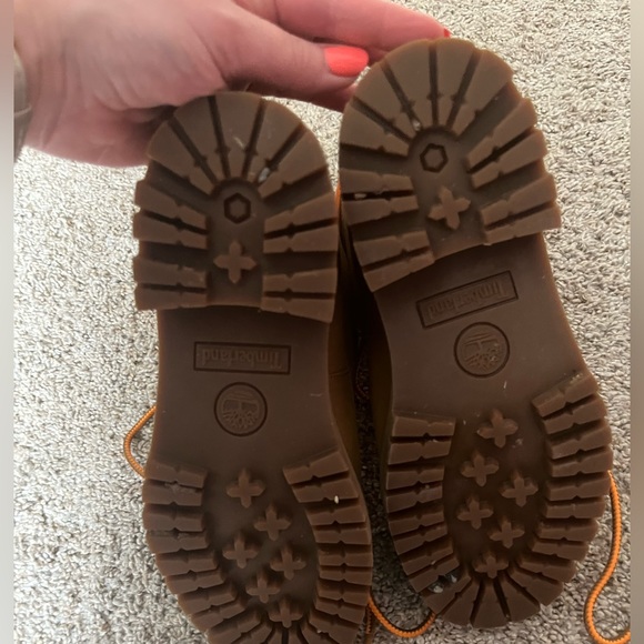 Women’s Timberland boots - Picture 2 of 4
